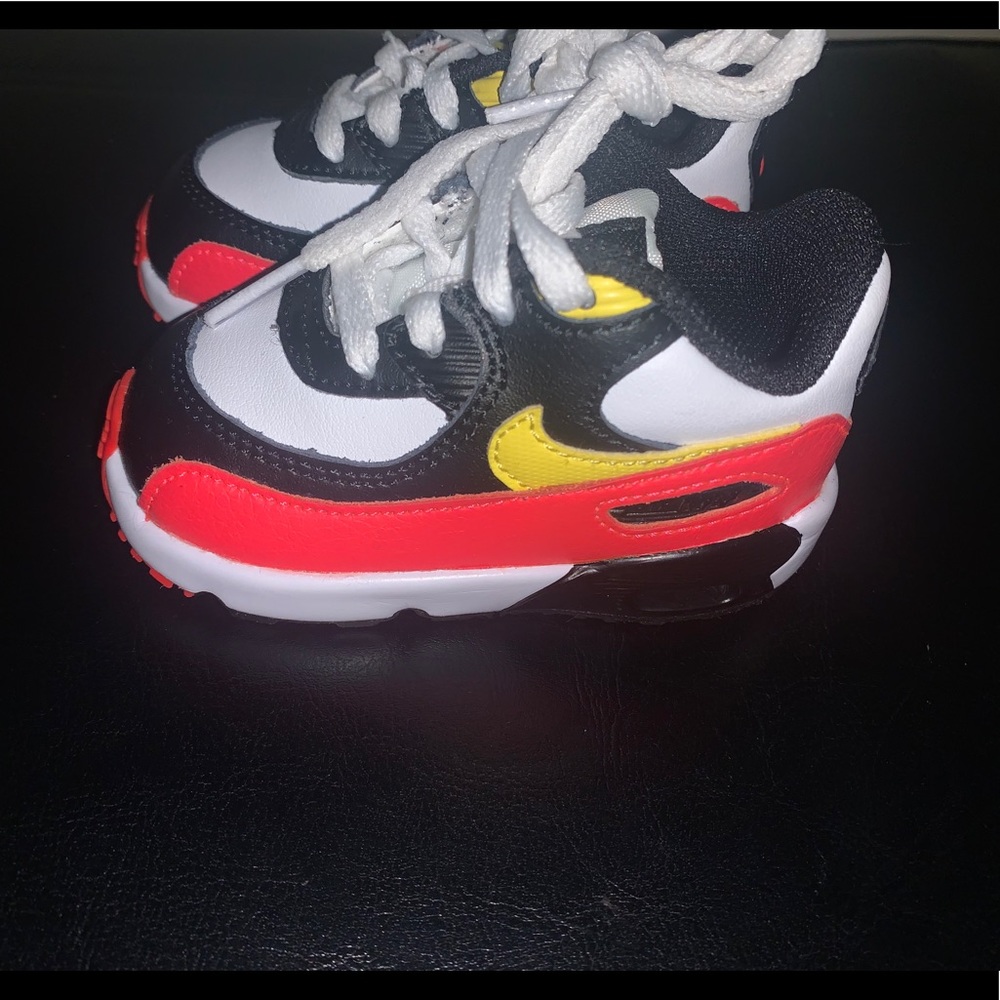 Toddler Nike sneakers